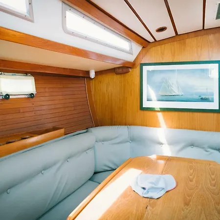 House Boat Botel Catania