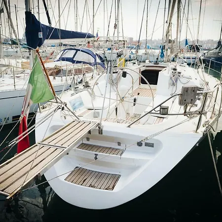 House Boat Catania