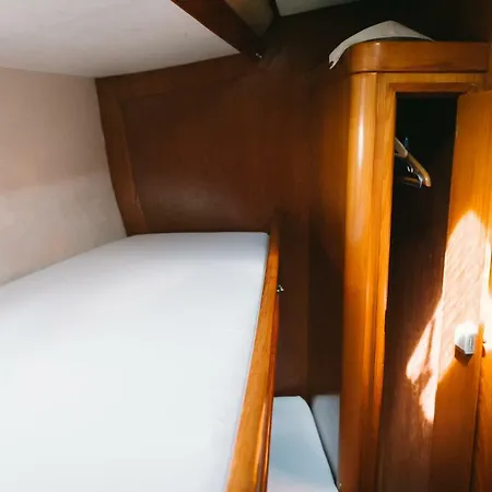 Botel House Boat *